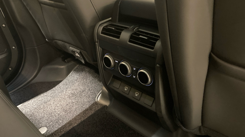 Land Rover Defender 2.0 P300 X-Dynamic HSE 110 5dr Auto Petrol Estate